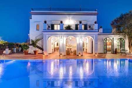 Gocce Villas - The Palace Villa Escondida Colli di Fontanelle Exterior foto